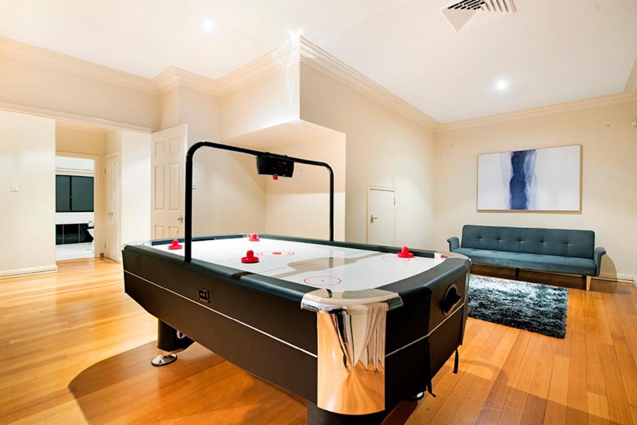 Holidays House Almafi Drive Surfers Paradise * Gold Coast